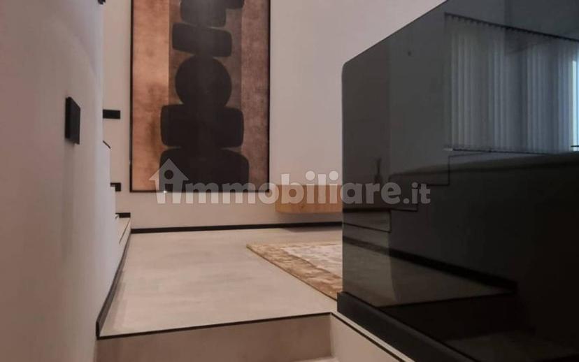 Loft via Cardinale Pietro Maffi 3, Centro Storico, Pavia — foto 2 di 24