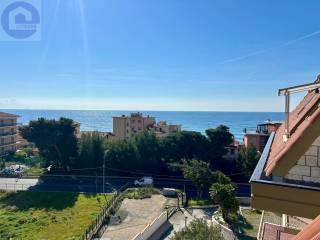 Bilocale via Aurelia 48, Riva Ligure — foto 3 di 15