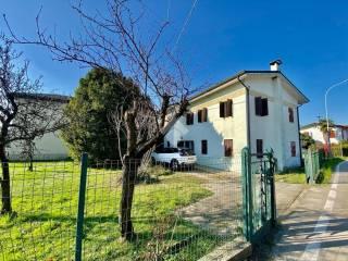 Terratetto unifamiliare via Monte Grappa 12, Centro, Caerano di San Marco — foto 3 di 15
