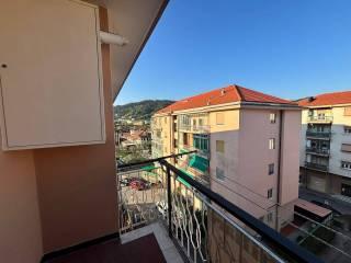 Trilocale via Cirano Bellotto, Valleggia, Quiliano — foto 2 di 14