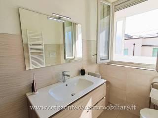 Appartamento ottimo stato, quarto piano, Ascoli Piceno — foto 3 di 38