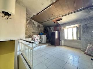 Terratetto unifamiliare 75 m², da ristrutturare, Centro, Montepaone — foto 3 di 11
