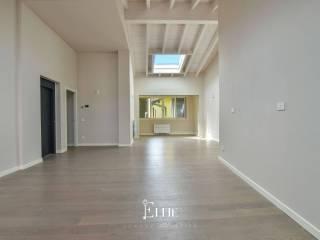 Attico via Carlo Croce 10, Centro, Varese — foto 10 di 18