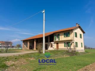 Rustico via Roero 131, Ronchi, Cuneo — foto 15 di 23