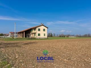 Rustico via Roero 131, Ronchi, Cuneo — foto 13 di 23
