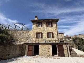 Terratetto unifamiliare via Isola di Valfornace, Valfornace — foto 2 di 32