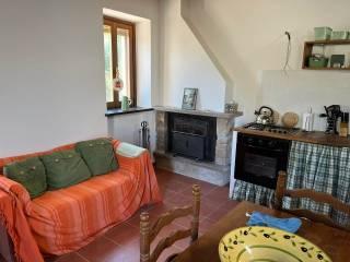 Terratetto unifamiliare via Isola di Valfornace, Valfornace — foto 4 di 32