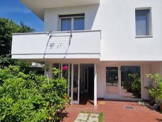 Villa bifamiliare via John Fitzgerald Kennedy, Meggiaro Alto, Este — foto 38 di 49