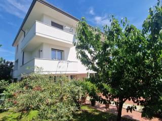 Villa bifamiliare via John Fitzgerald Kennedy, Meggiaro Alto, Este — foto 32 di 49