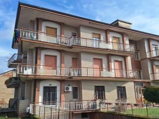Trilocale via Duca d'Aosta 2, Centro, Tronzano Vercellese — foto 3 di 32