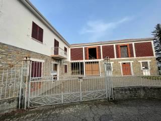 Rustico via Camillo Benso di Cavour, Centro, Loazzolo — foto 23 di 26