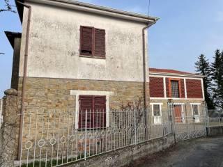 Rustico via Camillo Benso di Cavour, Centro, Loazzolo — foto 3 di 26