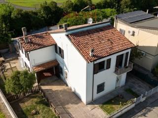 Terratetto unifamiliare 275 m², buono stato, Centro, Alfonsine — foto 11 di 33