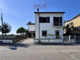 Terratetto unifamiliare 275 m², buono stato, Centro, Alfonsine — foto 3 di 33