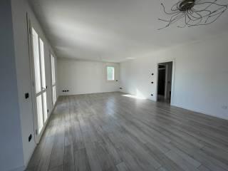 Attico via Achille Grandi, Chiozzo - Sora, Pavia — foto 5 di 14