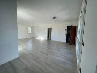 Attico via Achille Grandi, Chiozzo - Sora, Pavia — foto 4 di 14