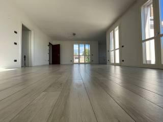 Attico via Achille Grandi, Chiozzo - Sora, Pavia — foto 3 di 14