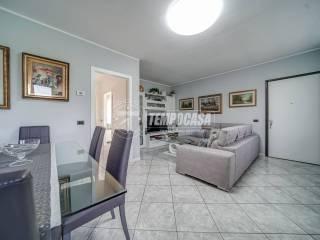 Trilocale via Massimo D'Antona, Centro, Castelletto Sopra Ticino — foto 11 di 30