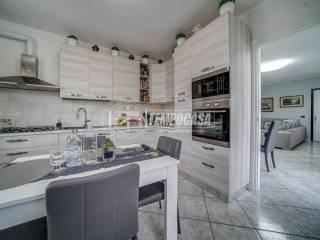 Trilocale via Massimo D'Antona, Centro, Castelletto Sopra Ticino — foto 10 di 30