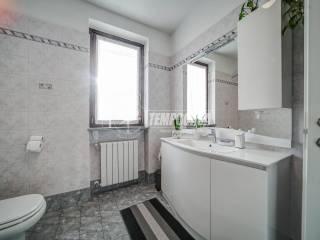 Trilocale via Massimo D'Antona, Centro, Castelletto Sopra Ticino — foto 24 di 30