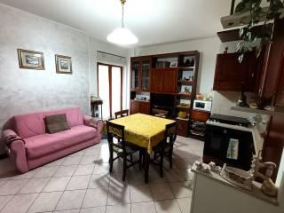 Bilocale via Sandro Pertini 842, Rieti — foto 2 di 16