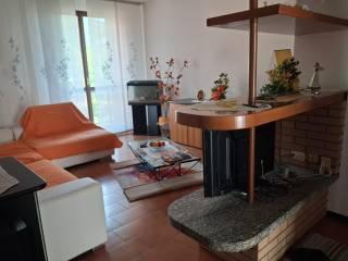 Quadrilocale via Paolo Giovio, Canzo — foto 2 di 30