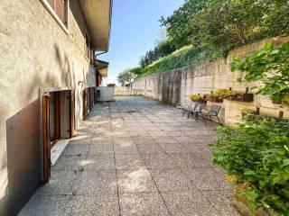 Trilocale via Monumento, Negrar, Negrar di Valpolicella