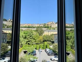 Trilocale via Ezio Zambianchi 13, Centro, Bergamo — foto 14 di 41