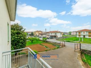 Villa plurifamiliare via Bene Vagienna 65, Centro, Carrù — foto 2 di 28