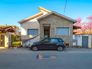 Villa unifamiliare via Senatore Imberti 26, Centro, Racconigi — foto 3 di 5