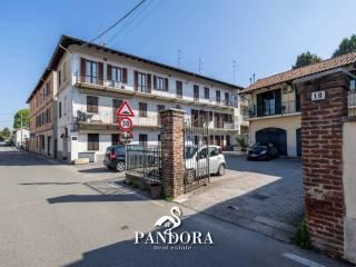 Trilocale via Verbano 18, Casorate Sempione — foto 4 di 32