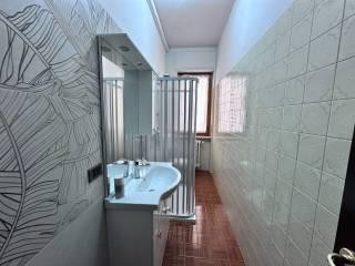 Monolocale via San Pio V 10, Borgo Piave, Corso Europa, Zona Ferrero, Alba — foto 9 di 17