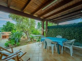 Villa a schiera via Vico Isola Piana 37, Case Peschiera Lu Fraili, San Teodoro