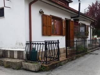 Villa a schiera via Margherita d'Austria 15, Centro, Leonessa