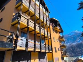 Trilocale via Ezio Vanoni, Centro, Chiesa in Valmalenco — foto 13 di 15