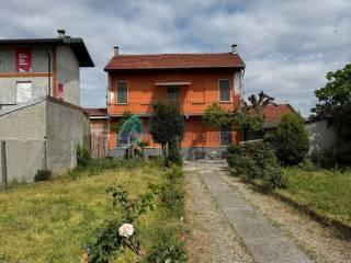 Villa unifamiliare via 25 Aprile 57, Galliate — foto 37 di 52