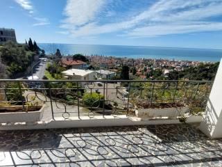 Villa bifamiliare via dei Colli 102, Zona Collinare, Bordighera — foto 23 di 41