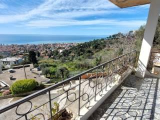 Villa bifamiliare via dei Colli 102, Zona Collinare, Bordighera — foto 20 di 41