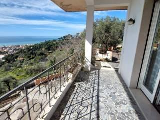 Villa bifamiliare via dei Colli 102, Zona Collinare, Bordighera — foto 22 di 41