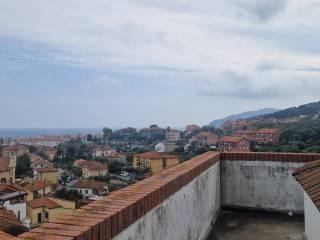 Trilocale via Ca' De Conti, Centro, San Bartolomeo al Mare — foto 30 di 74
