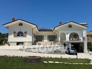 Villa unifamiliare via Settecolli 30/C, Colle Luna, Tortoreto — foto 2 di 84