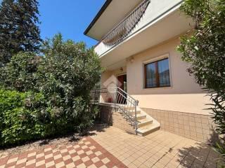 Villa bifamiliare via Benedetto Croce 10, Val Vomano II, Penna Sant'Andrea — foto 8 di 29