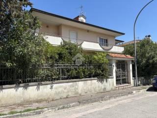 Villa bifamiliare via Benedetto Croce 10, Val Vomano II, Penna Sant'Andrea — foto 19 di 29