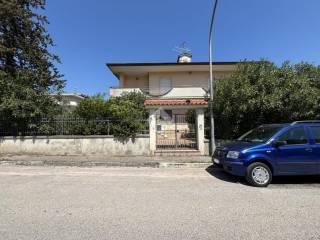 Villa bifamiliare via Benedetto Croce 10, Val Vomano II, Penna Sant'Andrea — foto 24 di 29