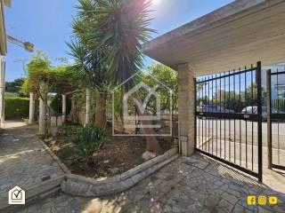 Villa unifamiliare, buono stato, 330 m², Trani — foto 4 di 11