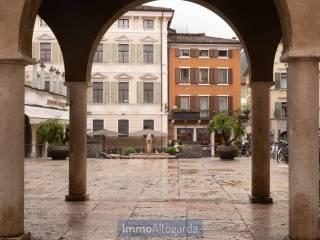 Attico piazza delle Erbe 2, Centro, Riva del Garda — foto 18 di 22