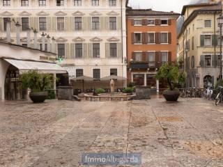 Attico piazza delle Erbe 2, Centro, Riva del Garda — foto 11 di 22