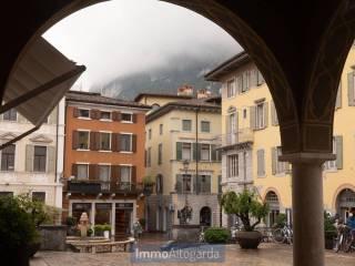 Attico piazza delle Erbe 2, Centro, Riva del Garda