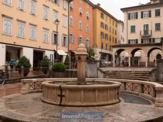 Attico piazza delle Erbe 2, Centro, Riva del Garda — foto 12 di 22