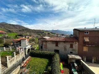 Villa plurifamiliare via San Bernardino 6, Centro, Almenno San Salvatore